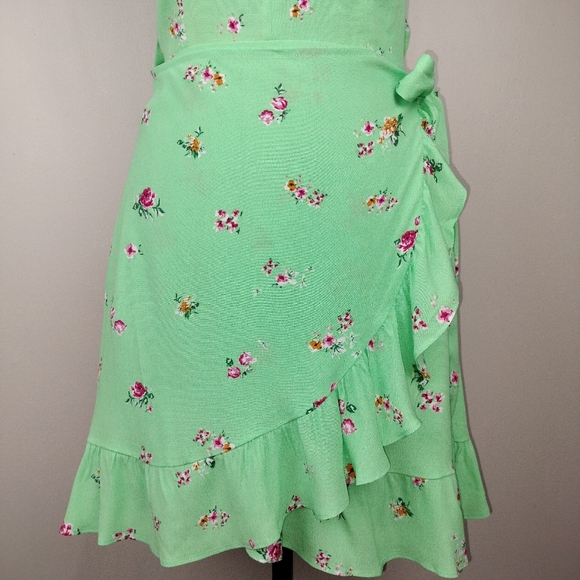 NWT WAYF Wrap Front Tie Strap Mini Dress in Mint Ditsy Sz. XS - Picture 6 of 13